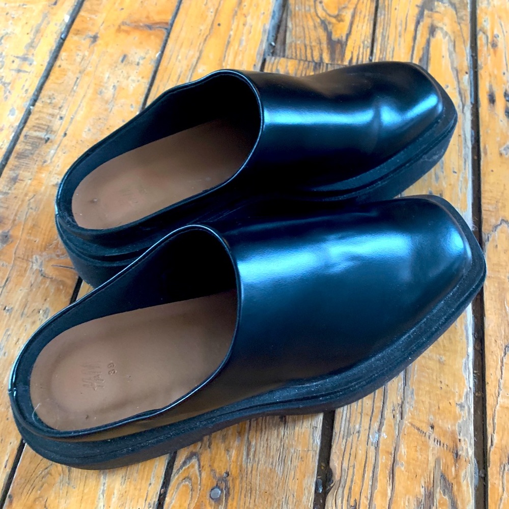 🖤Sophisticated fake leather mules 🖤